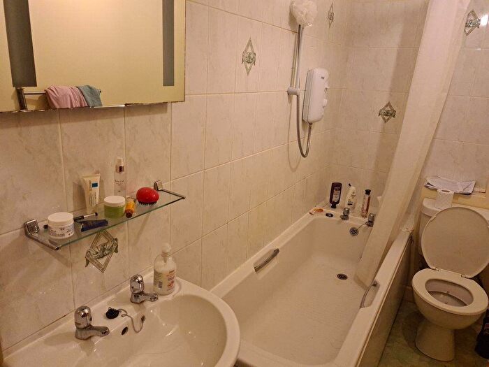 1 Bedroom House To Rent In Moorland Road, Leeds, LS3