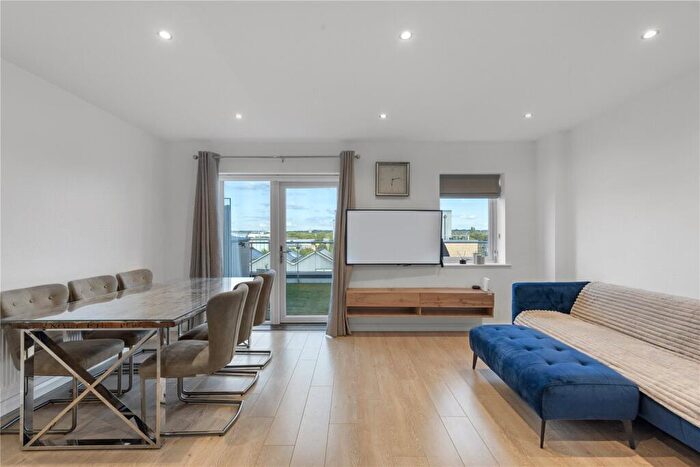 3 Bedroom Flat For Sale In Thornbury Way, Walthamstow, London, E17