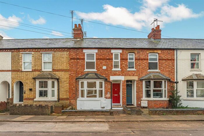 3 Bedroom Terraced House For Sale In Gibbs Road, Banbury - Three Bedrooms, Fully Renovated, OX16