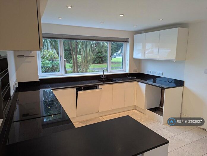 3 Bedroom Terraced House To Rent In Solihull, Solihull, B91