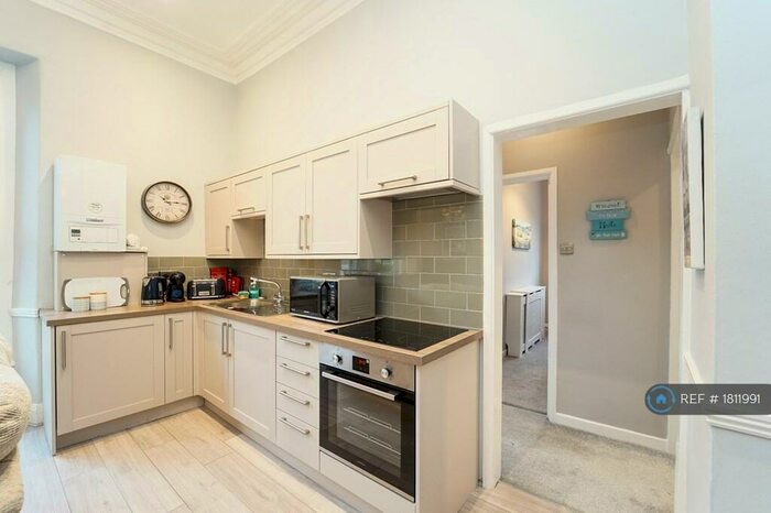 2 Bedroom Flat To Rent In Number, Weston Super Mare, BS23