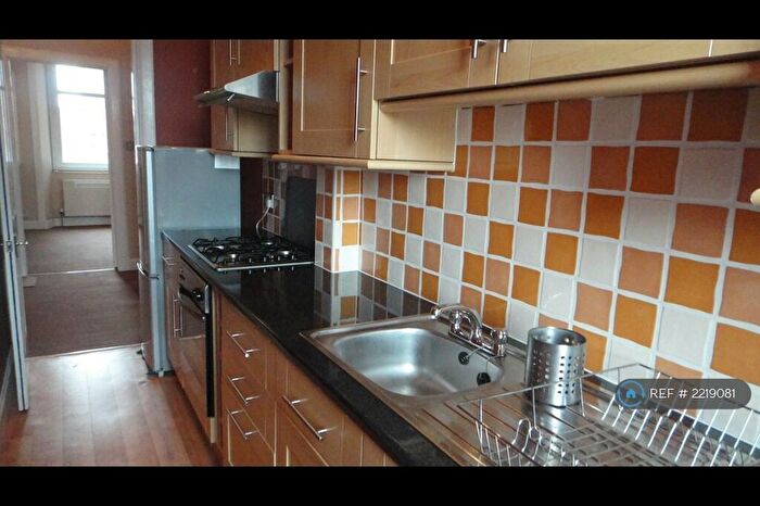 2 Bedroom Flat To Rent In Battlefield Road, Glasgow, G42