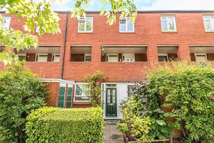 2 Bedroom Maisonette To Rent In Taunton Road, London, SE12