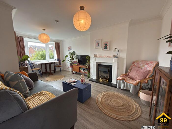 2 Bedroom Flat For Sale In Springfield Road, Pocklington, East Yorkshire, YO42