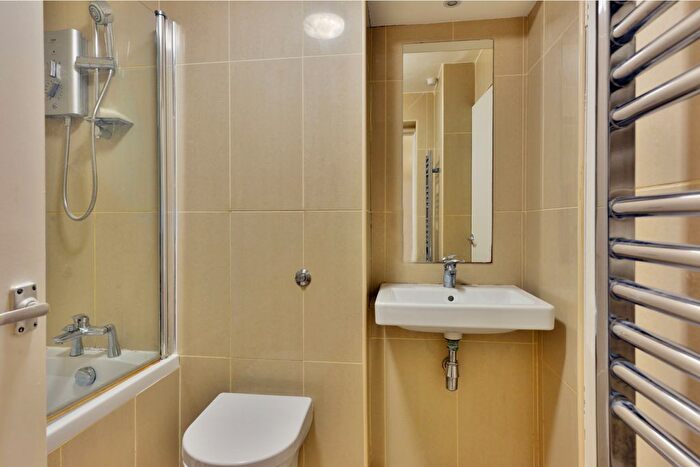 2 Bedroom Flat To Rent In Lowndes Lodge, London, N19