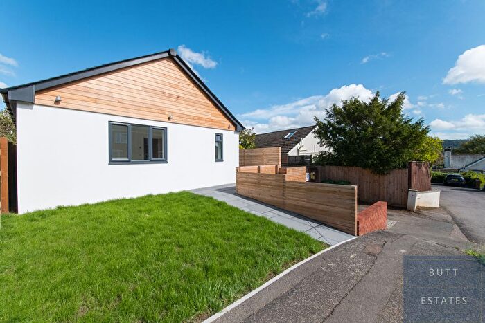 2 Bedroom Bungalow For Sale In Winters Lane, Ottery St. Mary, EX11