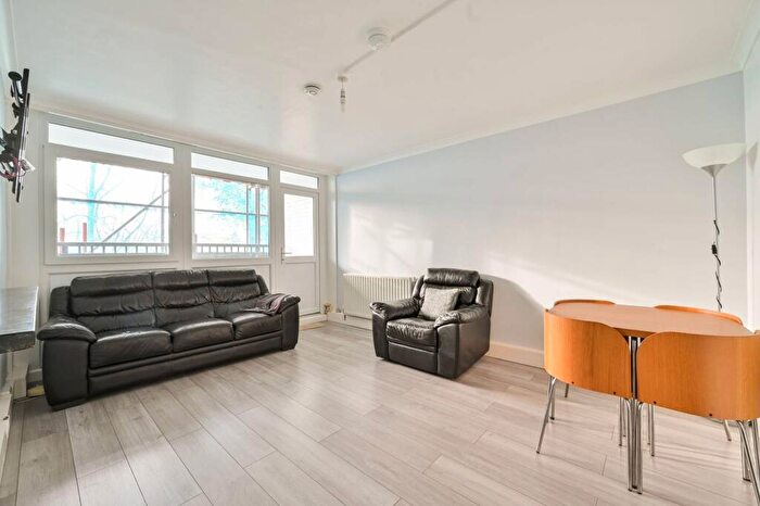 2 Bedroom Flat For Sale In Dacres Road, Forest Hill, London, SE23