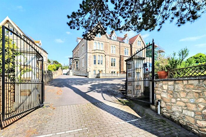 2 Bedroom Flat For Sale In Bay Road, Clevedon, BS21