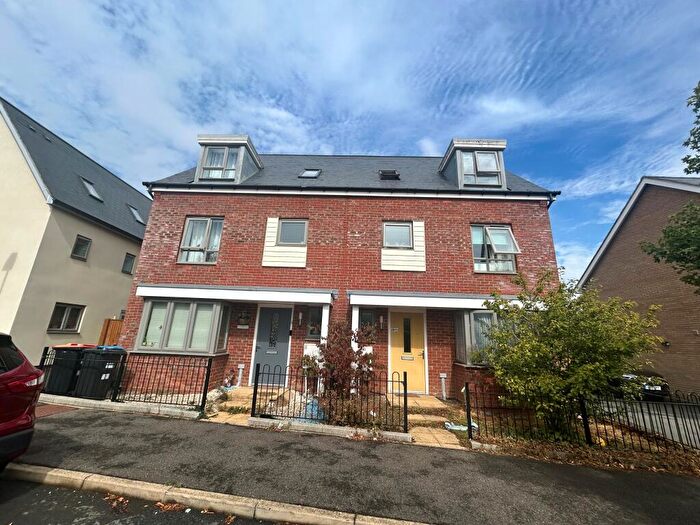 4 Bedroom House To Rent In Teeswater Way, Whitehouse, MK8