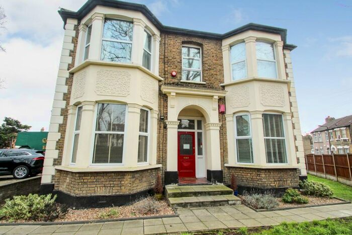 1 Bedroom Flat To Rent In Drayton Road, Leytonstone, London, E11