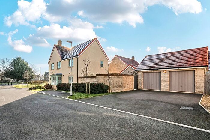 5 Bedroom Detached House For Sale In Front Hill Close, Corsham, SN13