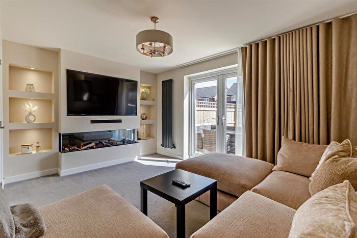 3 Bedroom House For Sale In Dove Lane, Woodlands, Doncaster, DN6