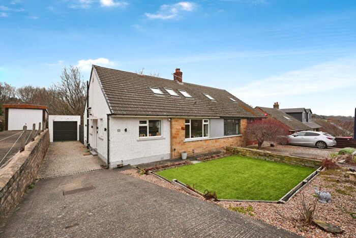 4 Bedroom Semi-Detached Bungalow For Sale In Briarlyn Road, Huddersfield, HD3