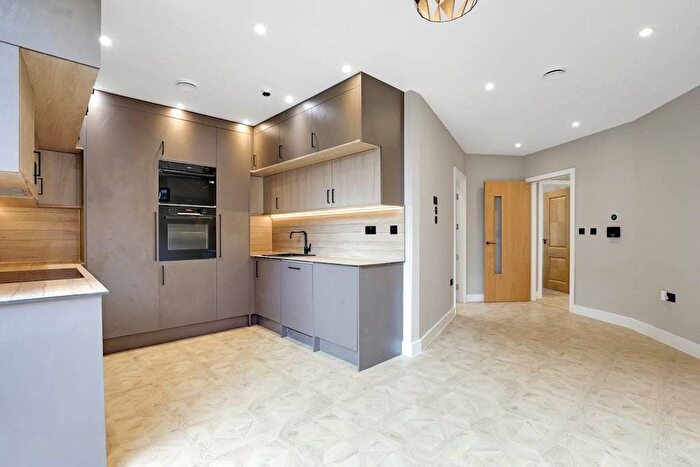 2 Bedroom Detached House To Rent In Bensham Lane, Croydon, CR0