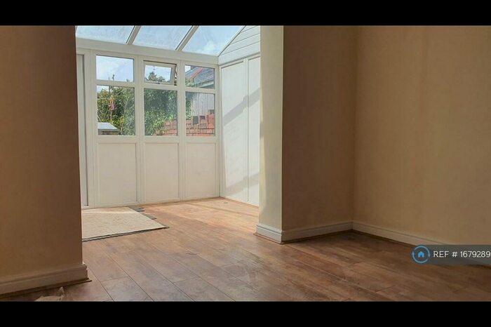 3 Bedroom Semi-Detached House To Rent In Caerphilly Road, Cardiff, CF14