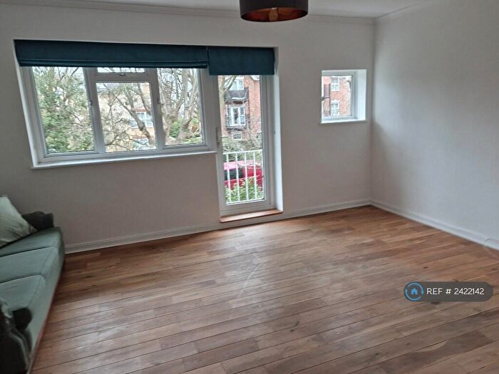 2 Bedroom Flat To Rent In Grange Road, London, SM2