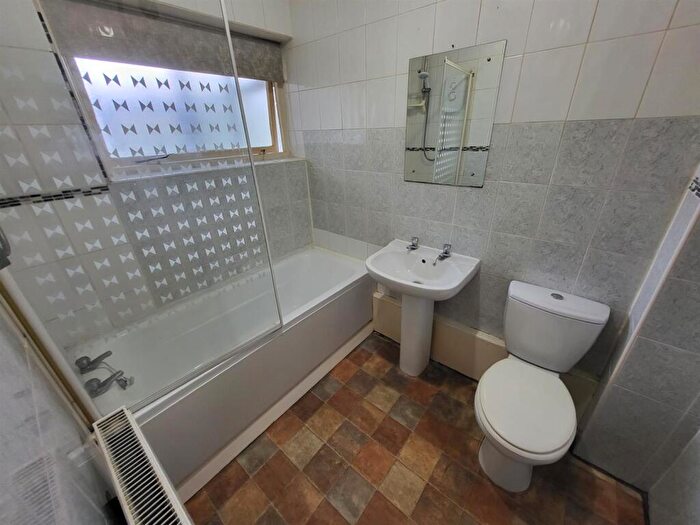 2 Bedroom Flat For Sale In Bodannerch Drive, Rhyl, LL18