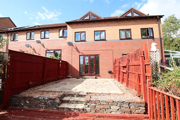 3 Bedroom Terraced House For Sale In Farm Hill, Exeter, EX4