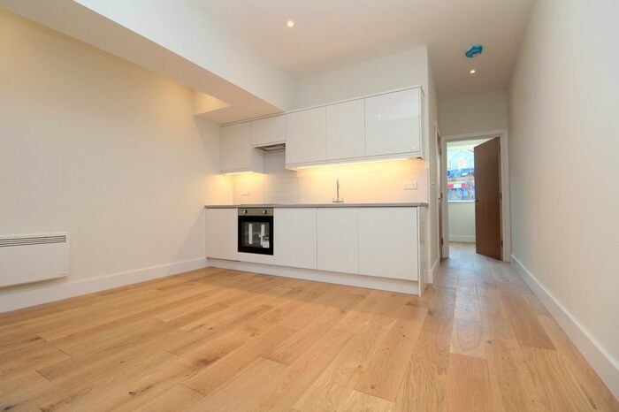 1 Bedroom Maisonette To Rent In Alpika Court, Plumstead, SE18