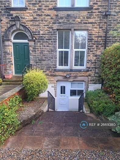 2 Bedroom Flat To Rent In Harrogate Road, Leeds, LS7