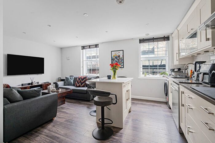 2 Bedroom Flat For Sale In Glenhurst Road, Brentford, TW8