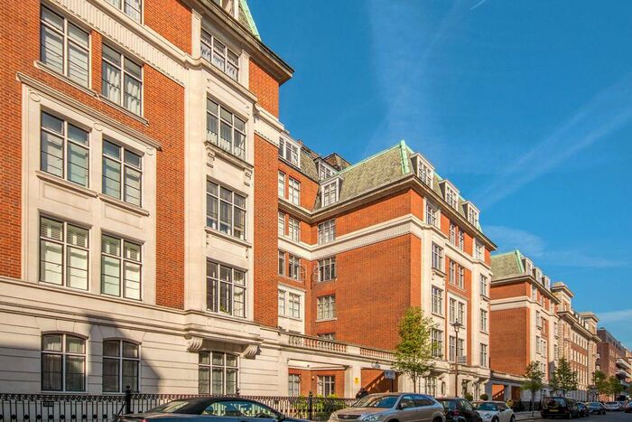 1 Bedroom Flat To Rent In Hallam Street, Marylebone, London, W1W