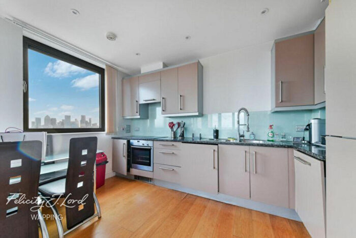 2 Bedroom Flat For Sale In Spencer Way, London, E1
