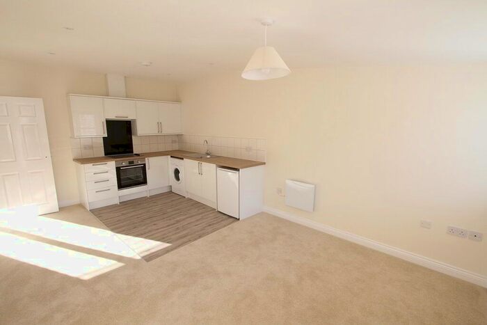 1 Bedroom Flat To Rent In Castle Street, Banbury, OX16