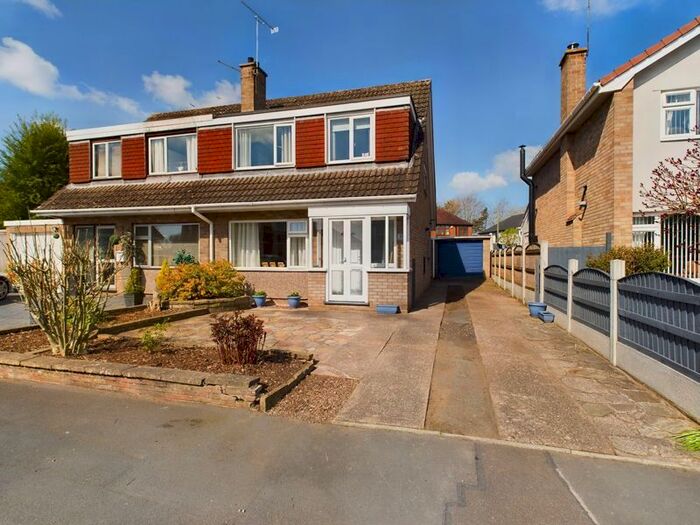 3 Bedroom Semi-Detached House For Sale In Masons Place, Newport, TF10
