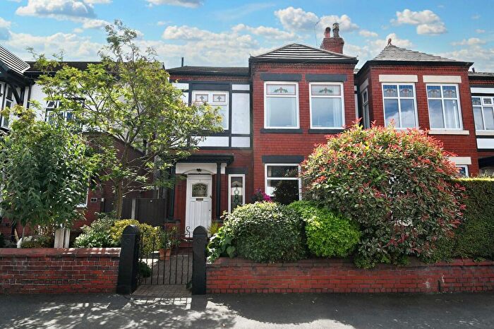 4 Bedroom Semi-Detached House For Sale In Ellastone Road, Salford, M6