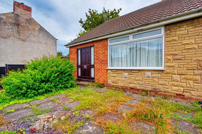 2 Bedroom Semi-Detached Bungalow For Sale In Prospect Road, Old Whittington, S41