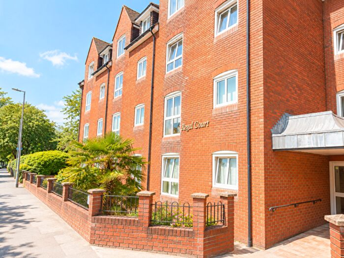 1 Bedroom Flat For Sale In Warminster, Wiltshire, BA12