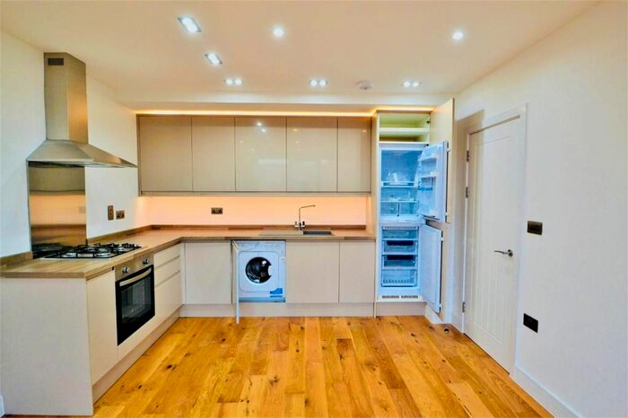 1 Bedroom Flat To Rent In High Street, Ruislip, HA4