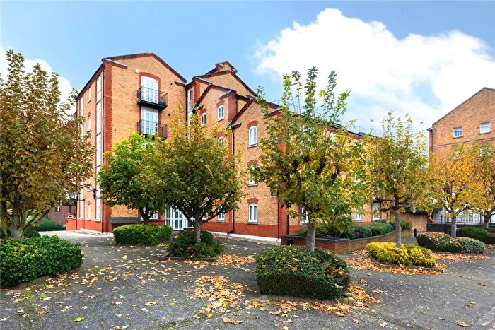 2 Bedroom Apartment To Rent In Rotherhithe Street, London, SE16