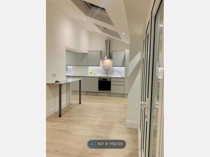 3 Bedroom Terraced House To Rent In Springvale, Southampton, SO32