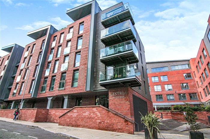 2 Bedroom Flat To Rent In George Street, Chester, Cheshire, CH1