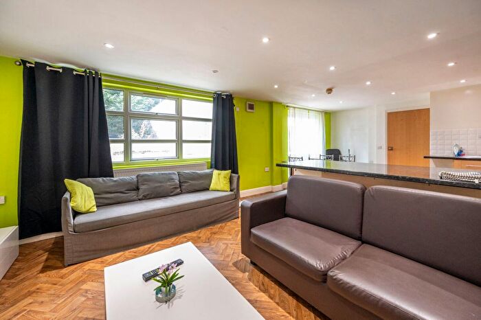 2 Bedroom Flat For Sale In Manbey Park Road, Stratford, London, E15