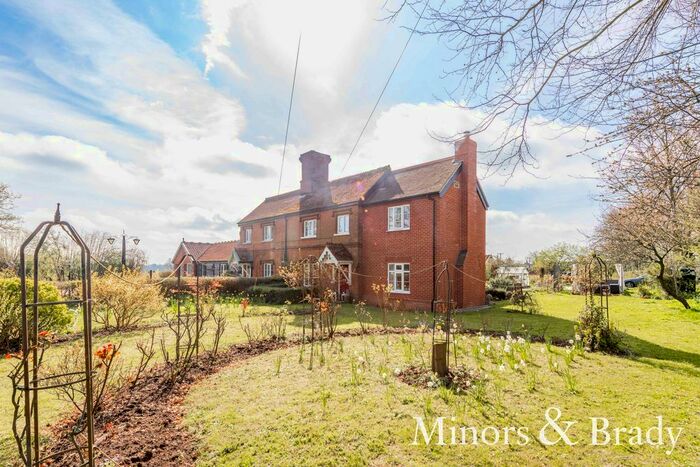 3 Bedroom Semi-Detached House For Sale In Church Farm Barns, Well Lane, Sparham, Norwich, NR9