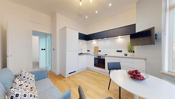 1 Bedroom Flat To Rent In Monthermer Road, Cardiff, CF24