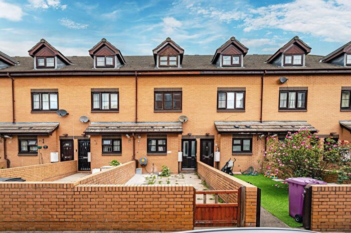 4 Bedroom Terraced House To Rent In Wrights Road, Bow, London, E3