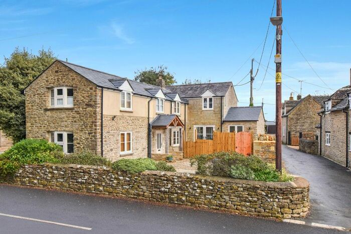 3 Bedroom Detached House For Sale In Upper Up, South Cerney, Cirencester, GL7