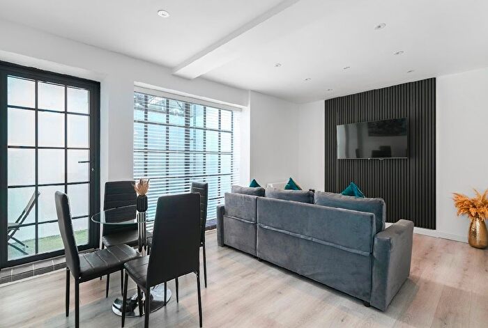 1 Bedroom Flat To Rent In John Street, Luton, LU1