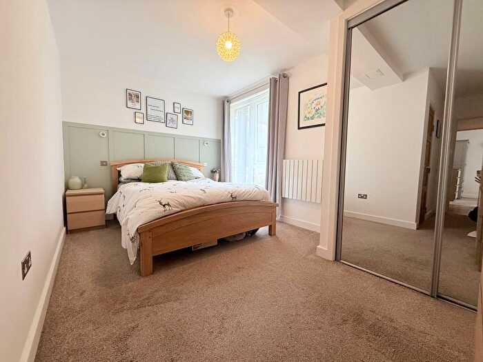 2 Bedroom Flat To Rent In Clock House Gardens, Welwyn, AL6