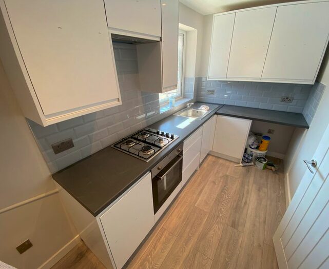 2 Bedroom Flat To Rent In Boot Parade, High Street, Edgware, London, HA8
