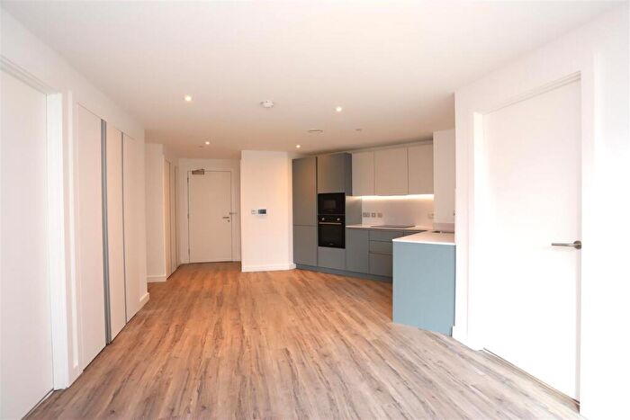 2 Bedroom Apartment To Rent In The Railings, Middlewood Locks, M5