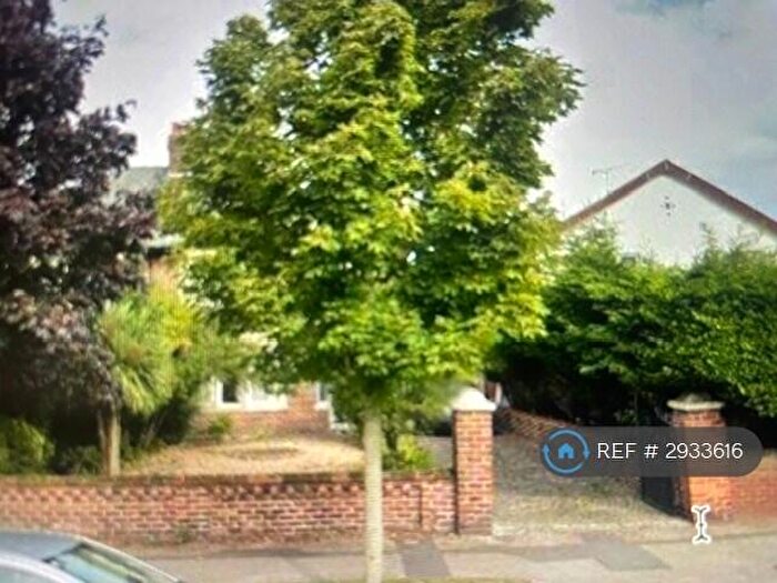 4 Bedroom Semi-Detached House To Rent In Newton Drive, Blackpool, FY3