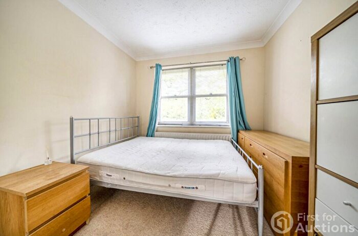 Studio For Sale In Warren Down, Bracknell, Berkshire, RG42