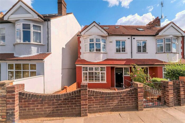 4 Bedroom Property To Rent In Merton Road, London, SW18