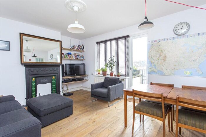 3 Bedroom Apartment For Sale In Poets Road, London, N5