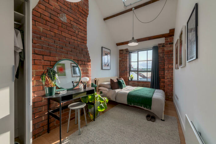 3 Bedroom Apartment To Rent In Milton Street, Sheffield, S3